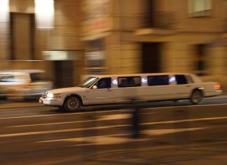 Do’s And Don’ts For Hiring A Party Bus Or A Limo